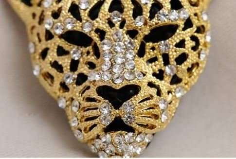 Elegant 18K Golden Chain Necklace With Rhinestone Leopard Head Pendant With Tassel in Gift Box