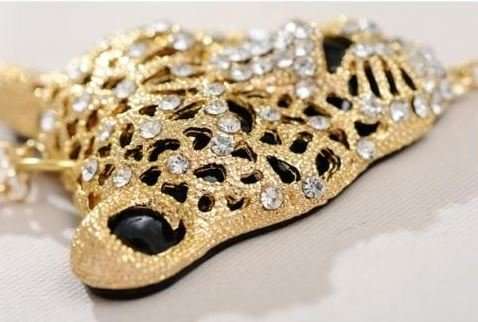 Elegant 18K Golden Chain Necklace With Rhinestone Leopard Head Pendant With Tassel in Gift Box