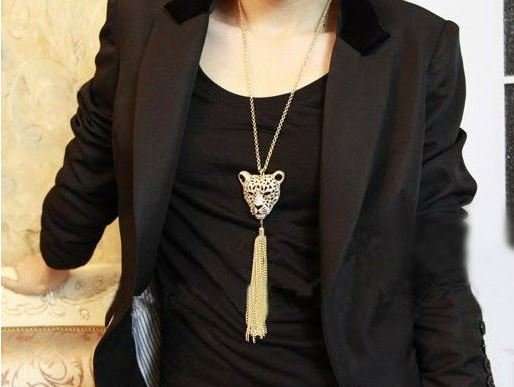 Elegant 18K Golden Chain Necklace With Rhinestone Leopard Head Pendant With Tassel in Gift Box