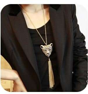Elegant 18K Golden Chain Necklace With Rhinestone Leopard Head Pendant With Tassel in Gift Box