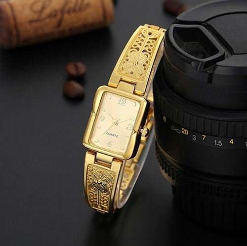 Elegant Ladies SOXY Quartz Wrist Watch in Gold or Silver