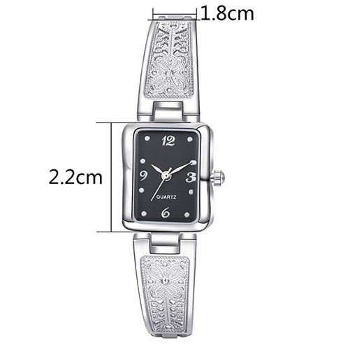 Elegant Ladies SOXY Quartz Wrist Watch in Gold or Silver