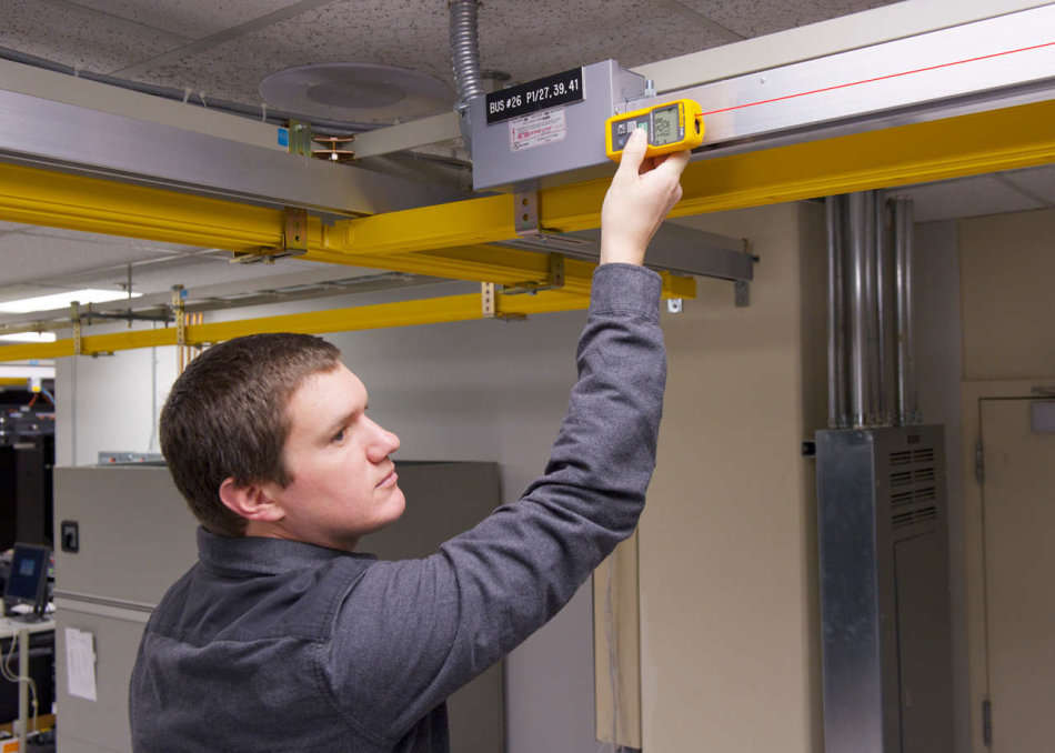 Ultrasonic Laser Distance Meter - Metric or Imperial Measurement With Area & Volume Calculation