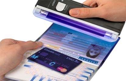 2 in 1 Portable UV Light Counterfeit Money Detector - Verifies All Currencies, Compact & Convenient