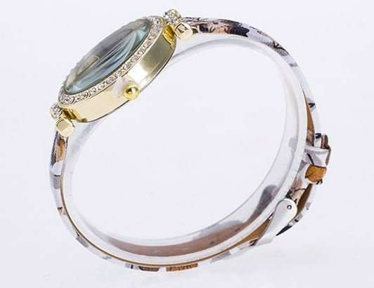 Elegant Ladies LOVE Rhinestone Quartz Wrist Watch In Complimentary Gift Box