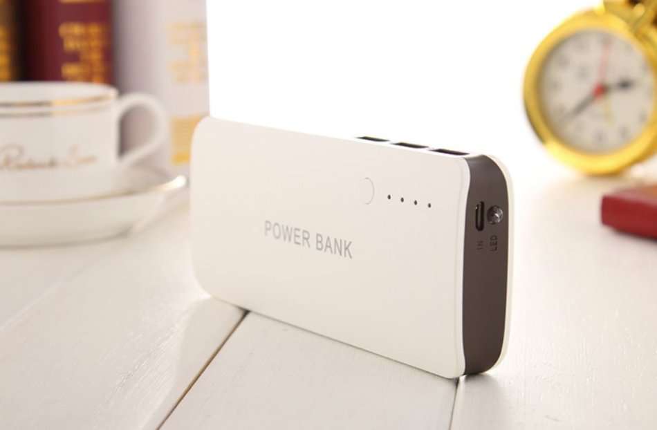 3 USB Powerbank 20000 mAh for Charging of Electronic Devices With LED Flashlight