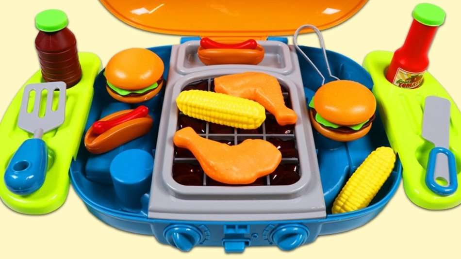 Simulation BBQ Grill Braai Play Set With Light & Sound - Easy-to-carry Case