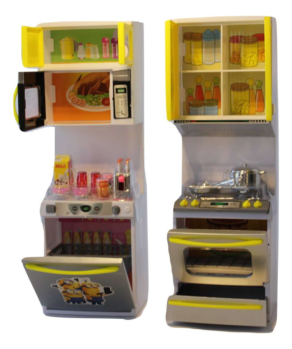 Minions Kitchen Play Set With Opening Doors, Sound & Light