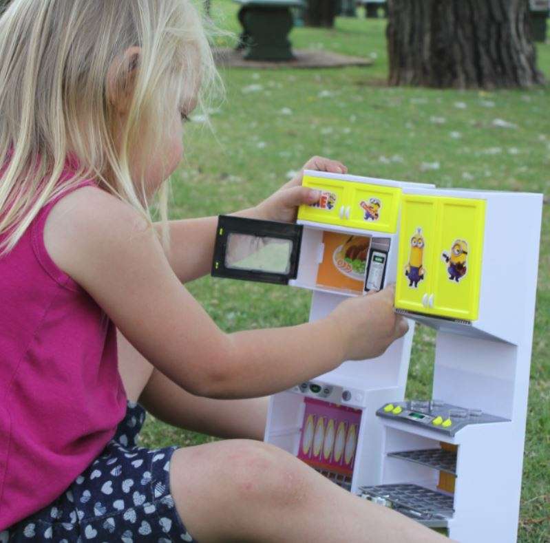 Minions Kitchen Play Set With Opening Doors, Sound & Light