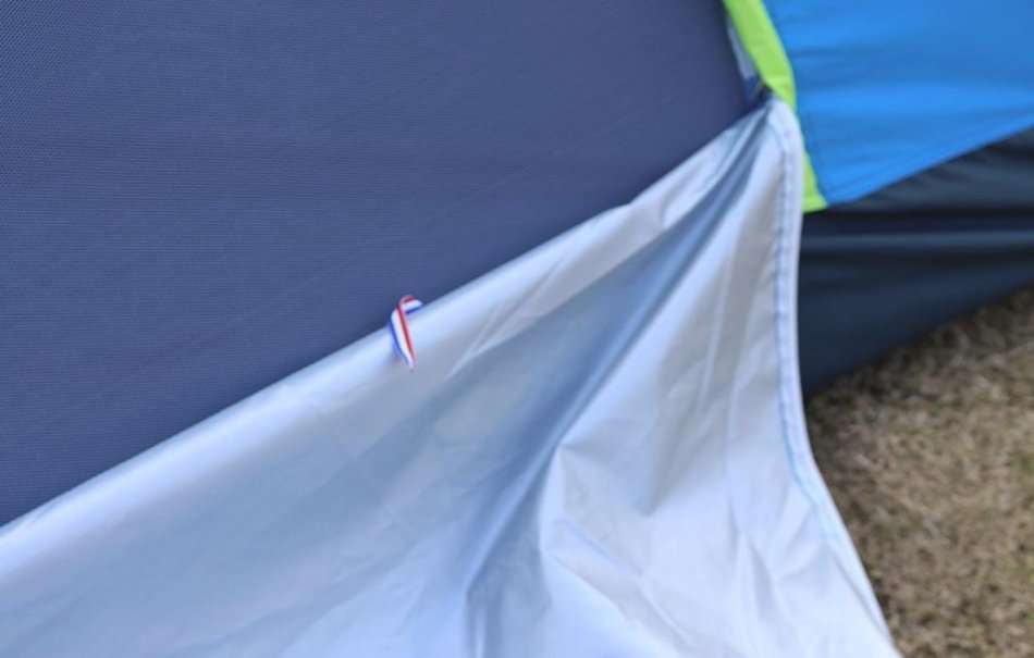 4 Man Tent in Zipper Bag - Lightweight & Easy to Install (200 X 220 X 135 cm)