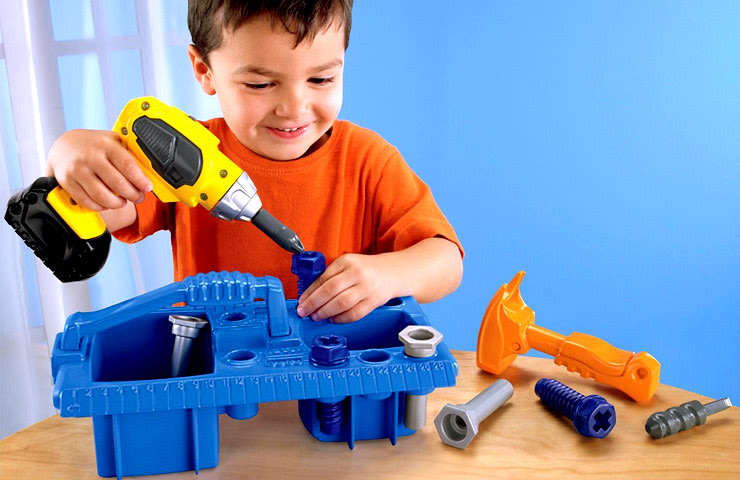 This Smart Tools Toy Workbench includes all the tools you need to build right alongside Dad