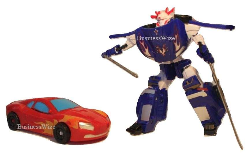 Super Change Robot Quickly Transforms Into a Car With Accessories