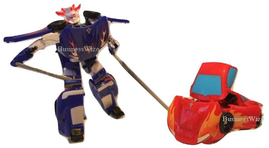 Super Change Robot Quickly Transforms Into a Car With Accessories