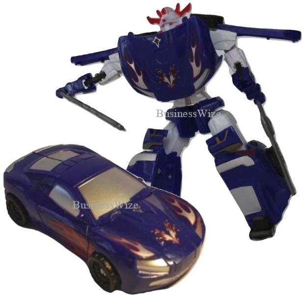 Super Change Robot Quickly Transforms Into a Car With Accessories