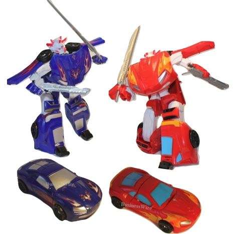 Super Change Robot Quickly Transforms Into a Car With Accessories