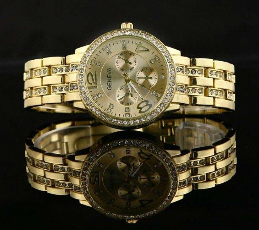 Elegant Ladies Geneva Crystal Quartz Wrist Watch in Gold or Silver