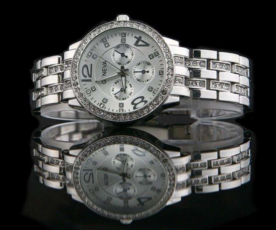 Elegant Ladies Geneva Crystal Quartz Wrist Watch in Gold or Silver