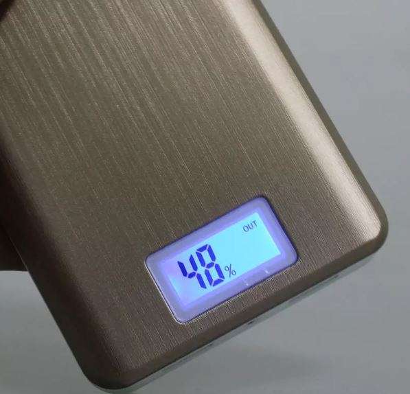 27 000mAh Power Bank for Charging of Electronic Devices, LED Digital Screen & Flashlight