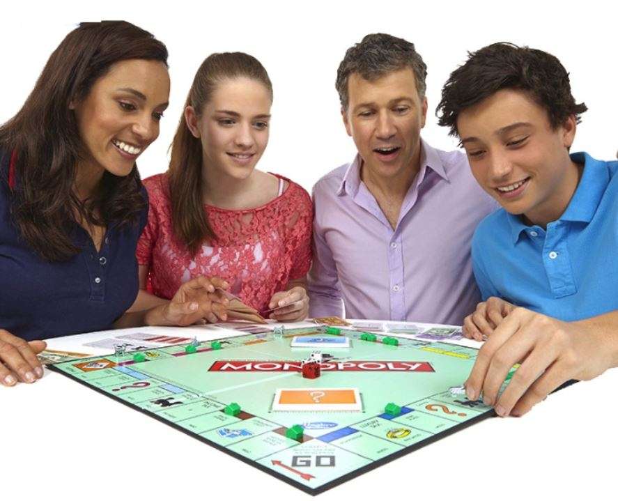 Monopoly - Get the property of your dreams or end up in Jail, an exciting game for the whole family