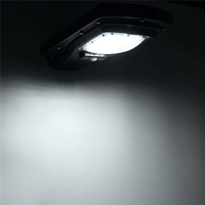 Solar Integrated LED Street Light with Remote Control and 3 Lighting Modes