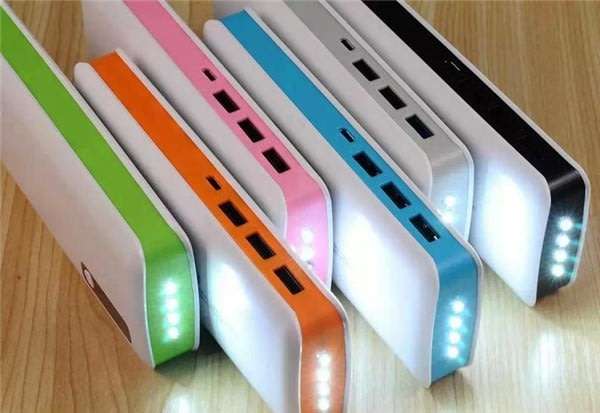 20 000mAh Power Bank - 3 USB Ports for Charging of three Different Electronic Devices Simultaneously