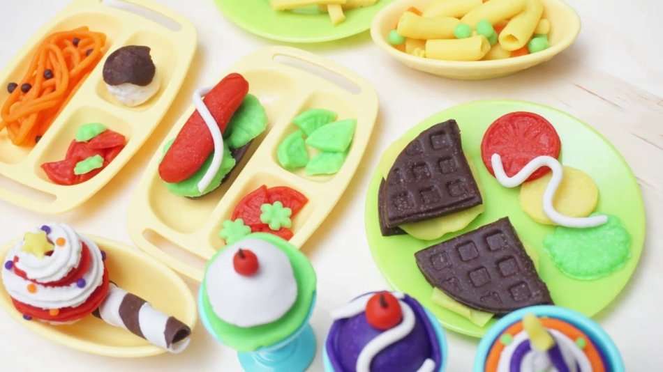 Educational Dough Snackbar Set with lots of Accessories to develop Creativity, Imagination & Skills
