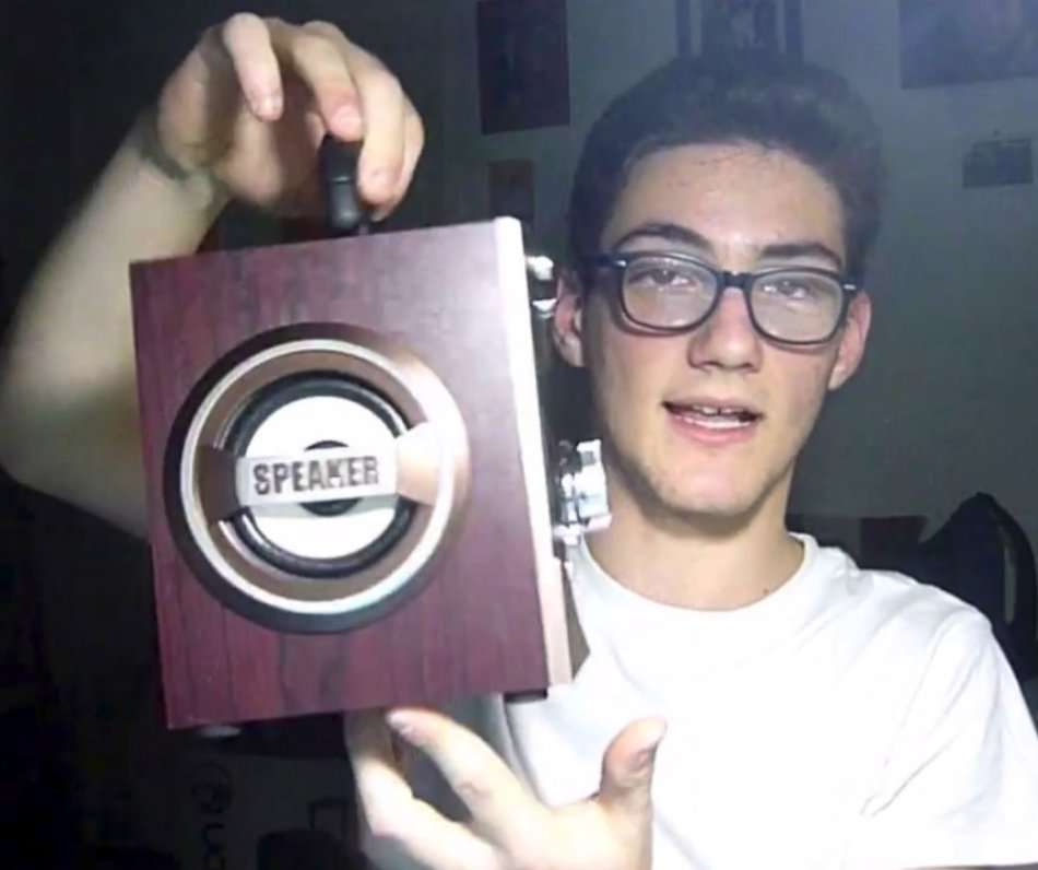 Bluetooth Multimedia Sub-woofer Speaker With USB / SD / AUX / FM Radio - LED Shining Glass Display