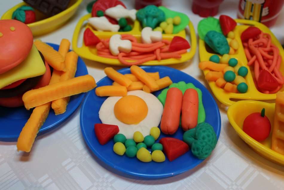 Dough Snackbar Play Set & Accessories for Development of Creativity, Imagination & Hands-on Skills