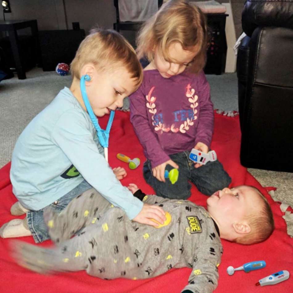 Children's Doctor's Medical Kit with lights & sounds, convenient and Compact in a Carry Case