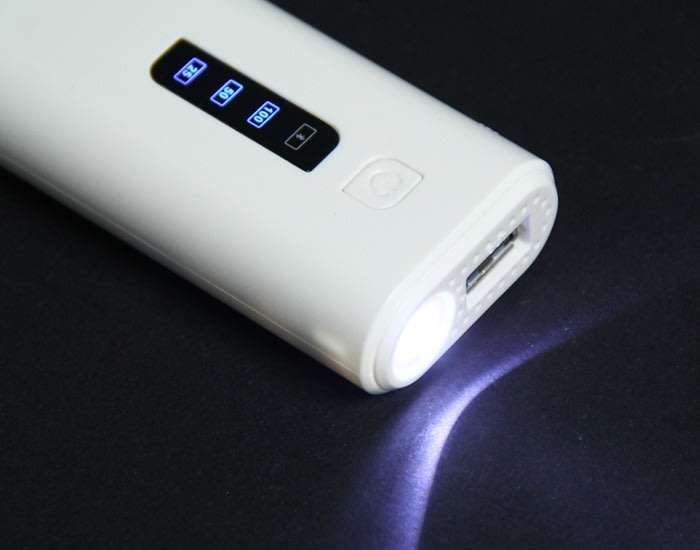 3-in-1 5200 mAh Power Bank, Bluetooth Speaker & Flashlight, USB Interface for Charging of Devices