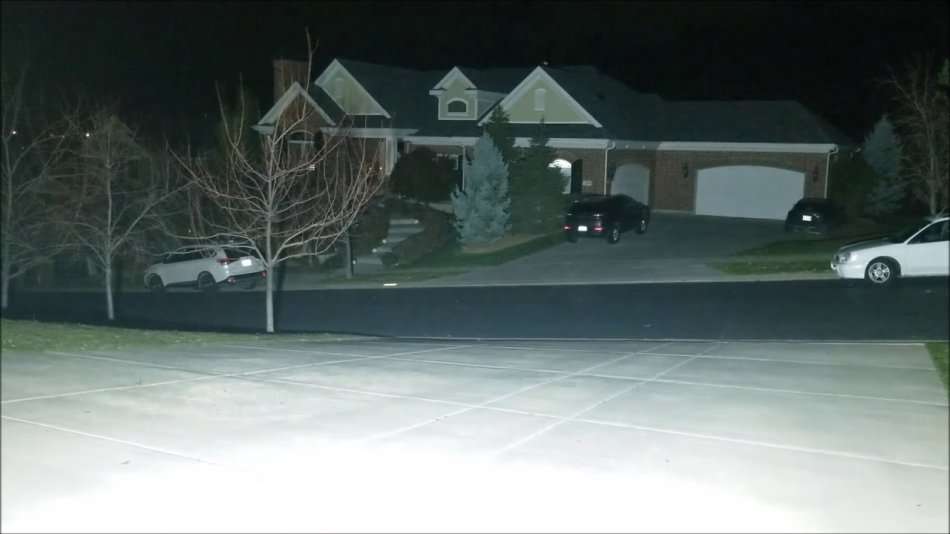 High Power Waterproof 100W LED Flood Light Double Lens with a High-Quality Die Cast Aluminium Casing