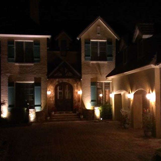 High Power Waterproof 100W LED Flood Light Double Lens with a High-Quality Die Cast Aluminium Casing