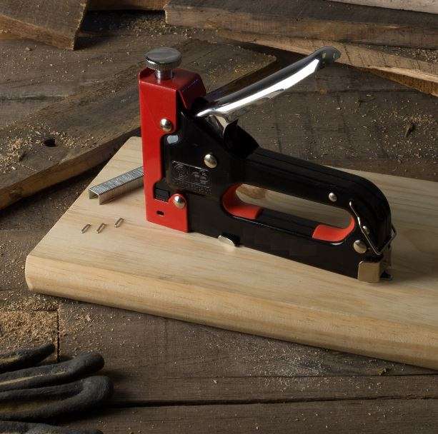 Heavy Duty Staple Gun Kit in a Handy Carry Case