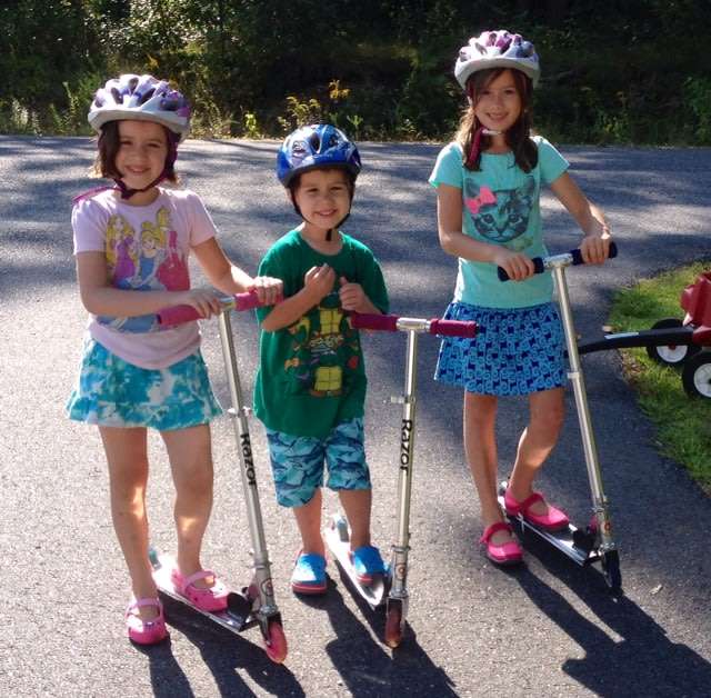 Three Wheel Metal Folding Skate Scooter with Led Lights & Double Back Wheels