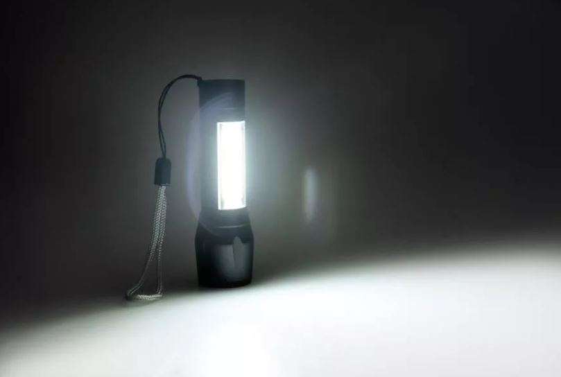 USB Charging Mini LED Flashlight with Build in Battery Box Set