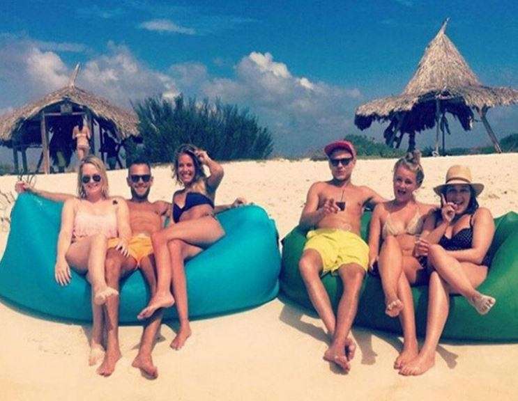 Inflatable Air sofa with Carry Bag, No pump needed, Lightweight and Durable