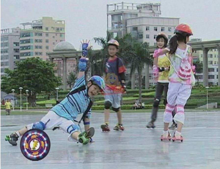 Adjustable LED Flashing Roller Skates, Lightweight, Firm and Durable