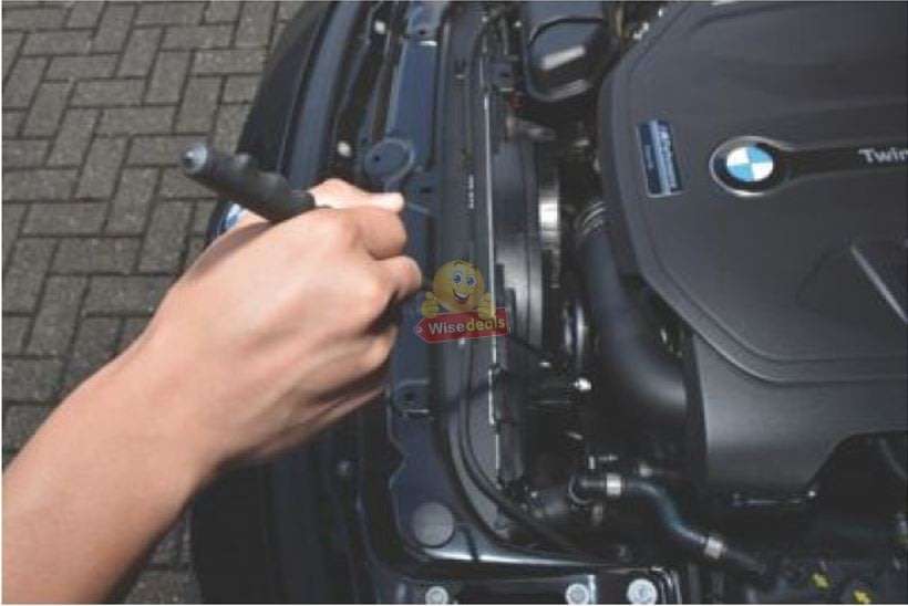 56cm Flexible Magnetic Pick-Up Tool with LED Light