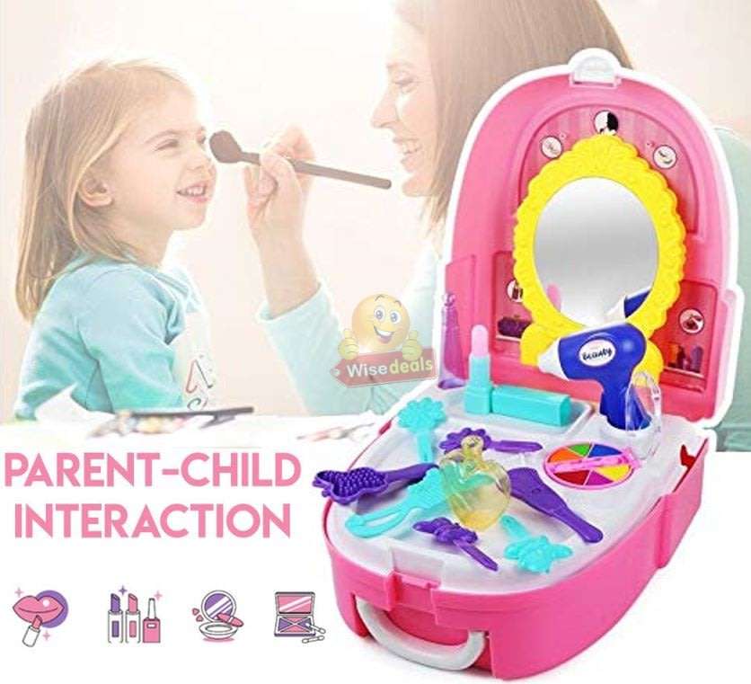 Princess Salon and Make-up Play set for the Little Princess in your Life. Lots of Accessories