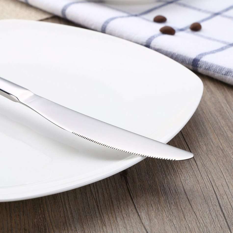 24 Piece Stainless Steel Cutlery Set in Wooden Case