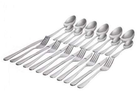 24 Piece Stainless Steel Cutlery Set in Wooden Case