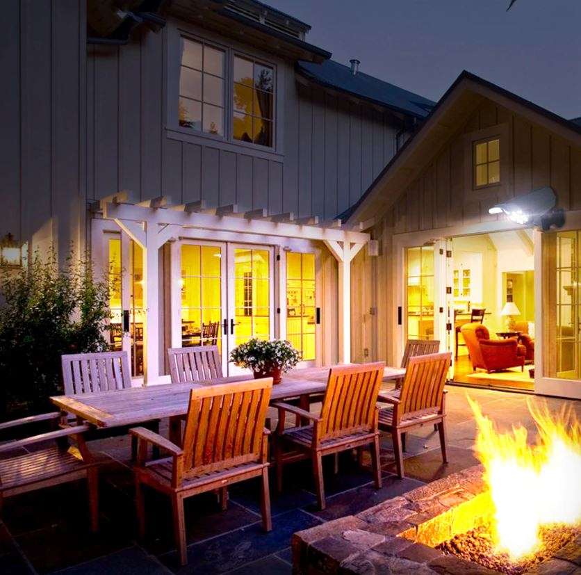 Solar Security Motion Sensor Flood Light with Remote Control