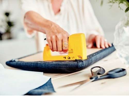 Heavy Duty Staple Gun with 2 boxes of 3 different types of staples