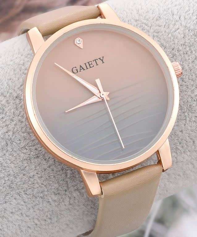 2 Piece Ombre Round Pointer Quartz Watch & 1 Piece 3 Layered Bracelet in Complimentary Gift Box