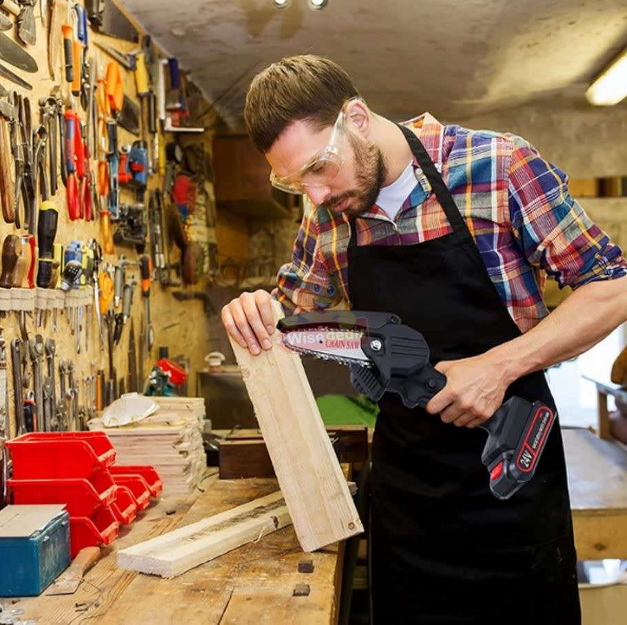 550W Cordless Chainsaw with 24V Lithium Battery