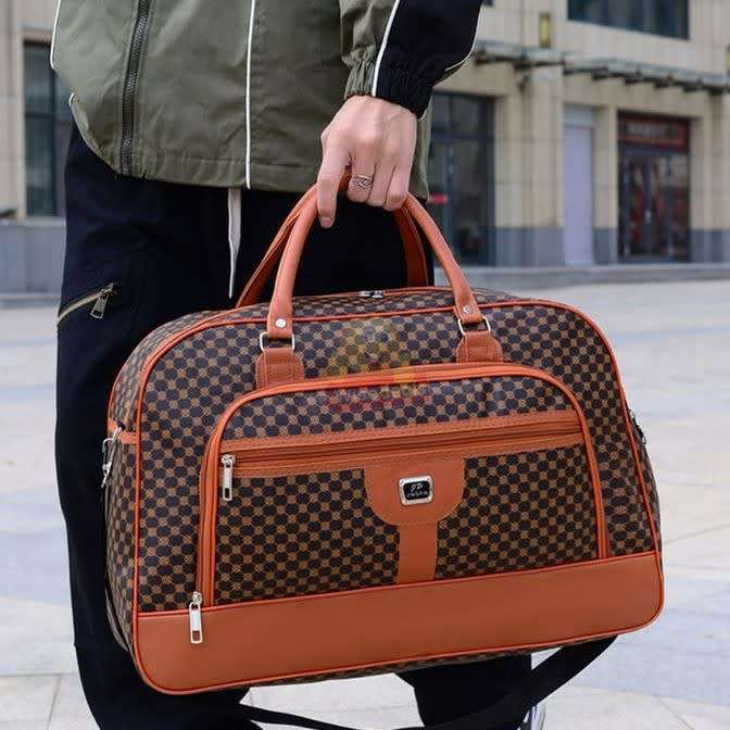 Large Travel Duffel Bag, 1 Compartment, 2 Front Pockets, Removable strap, Size: 54*33*20 cm -