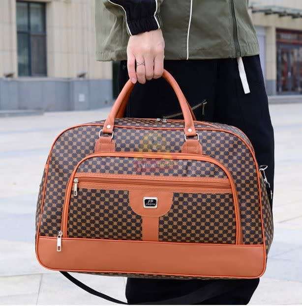 Large Travel Duffel Bag, 1 Compartment, 2 Front Pockets, Removable strap, Size: 54*33*20 cm -