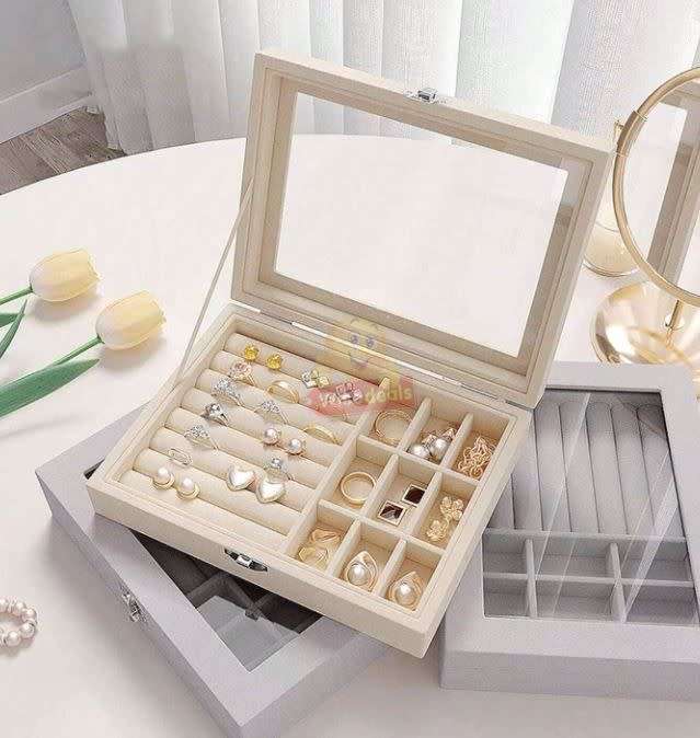 Exquisite Velvet Jewellery Box and Organizer for all you Jewellery - START R1 ONLY