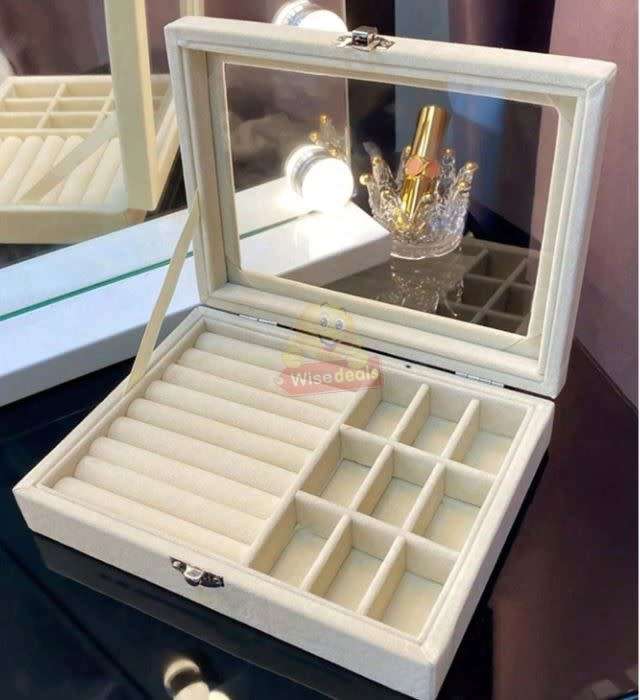 Exquisite Velvet Jewellery Box and Organizer for all you Jewellery - START R1 ONLY