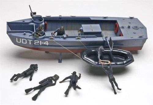 Revell 1:35 U.D.T. Boat with frogman